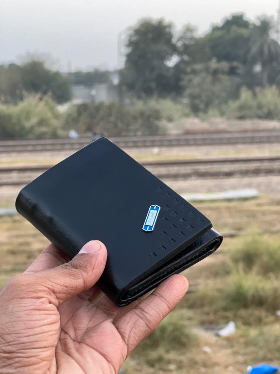 Men's Trifold Leather Wallet